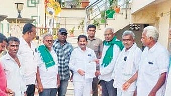 FCV Tobacco Growers Association leaders submitted a representation to Social Welfare Minister Dola Sree Bala Veeranjaneya Swamy on Sunday.