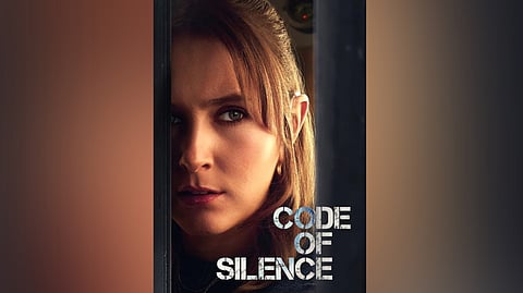 The story follows a group of detectives as they try to track a gang planning a jewellery heist