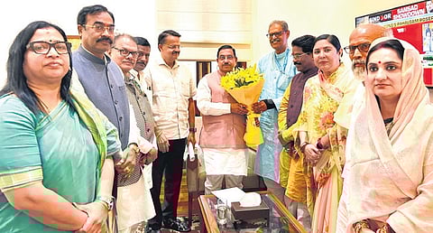 Dy CM KV Singh Deo and 10 MPs from Odisha with Union minister Pralhad Joshi.