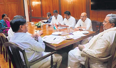 Chief Minister Siddaramaiah holds a discsussion with party MLAs and ministers in Bengaluru on Wednesday.