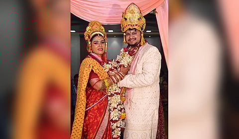 Archana Das, an assistant executive engineer in Panchayati Raj and Drinking Water department of the Odisha government, lodged a complaint with Mahila police against her husband, Sarthak Sourav Mohapatra.