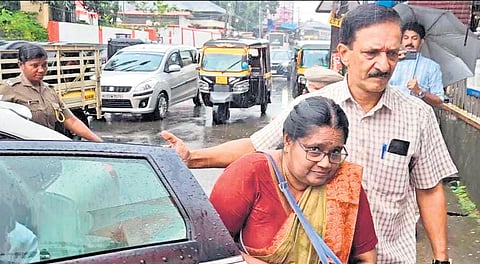 CPM councillor Kala Raju and independent councillor P G Sunil Kumar arriving at Koothattukulam municipal office to support the no-confidence motion on Tuesday