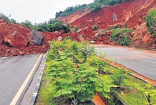 Landslides are more likely to occur in the Western Ghats because of the steep slopes. Thus, areas like Coorg, Mangaluru, Idukki and Goa are vulnerable. Similar is the case with the Himalayan regions in India, where the slopes are steeper.