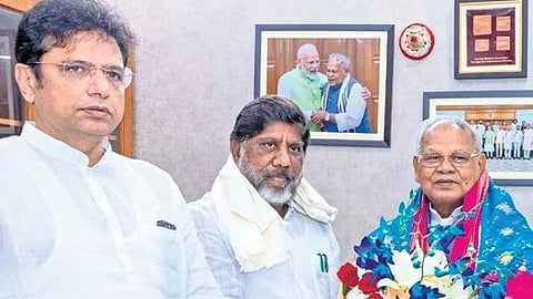 Deputy Chief Minister Mallu Bhatti Vikramarka and Industries Minister Sridhar Babu met Union Minister Jitan Ram Manjhi on Wednesday and sought financial assistance to establish two industrial parks.