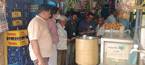 Tiruchy corporation officials along with food safety officials recently conducted raids near educational institutions in Khajamalai and Race Course Road
