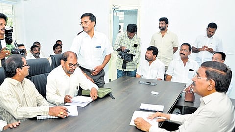 The MAUD minister also examined the modernisation design for RSR School, adopted by MP Vemireddy Prabhakar Reddy.