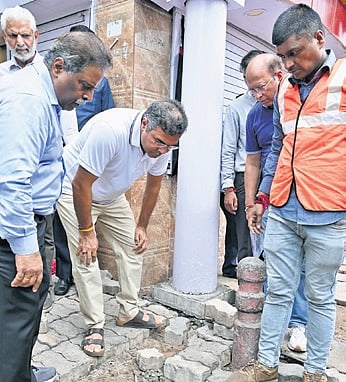 PWD minister during the inspection at Connaught Place.