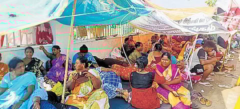 Conservancy workers protesting in front of Ripon Buildings
