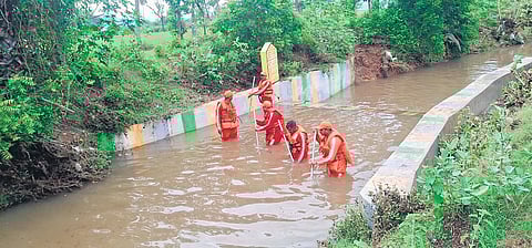 NDRF personnel looking for the bodies of the two missing  women 