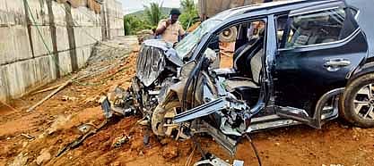 Near Thirumalrajupet bridge in Pallipattu, which is still under construction, the vehicle lost control on an unfinished part of the road and rammed into a concrete wall.