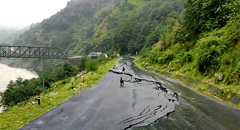 Cracks and ground sinking on the Bhatwari-Gangnani road in the Uttarkashi district pose risks to vehicles.
