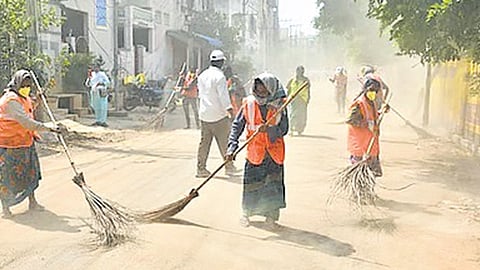 Thousands also joined awareness activities, rallies, and plogging runs, reflecting collective responsibility for a cleaner capital.