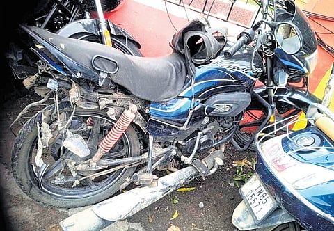 While Balamurugan died on the spot, Balraj succumbed to his injuries at a hospital a few hours later. 