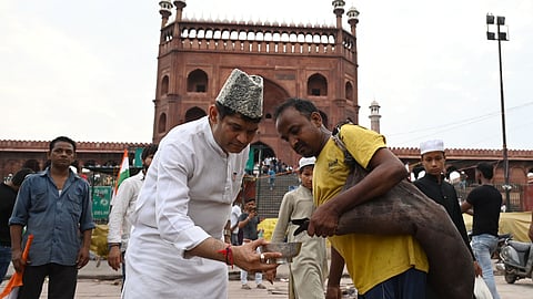 Mashaq-vale- water carriers of the Mughal period, known for the leather bags they stitched themselves, filling them from the dargahs well and offering cool water to anyone who asked.