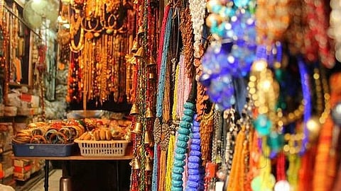 Civic body cracks down on encroachments in Janpath’s mini market