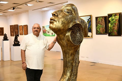 Sculptor Suresh Kumar 