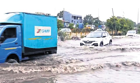 The waterlogged service lane from Ainthapali to Bareipali in Sambalpur city.