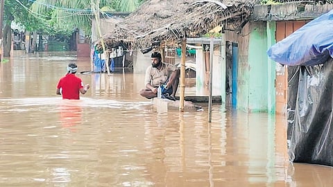 Mallikapur village under Dasarathapur block submerged in floodwater. 