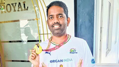 Mithun Ashok after winning gold medal in dart throwing at World Transplant Games