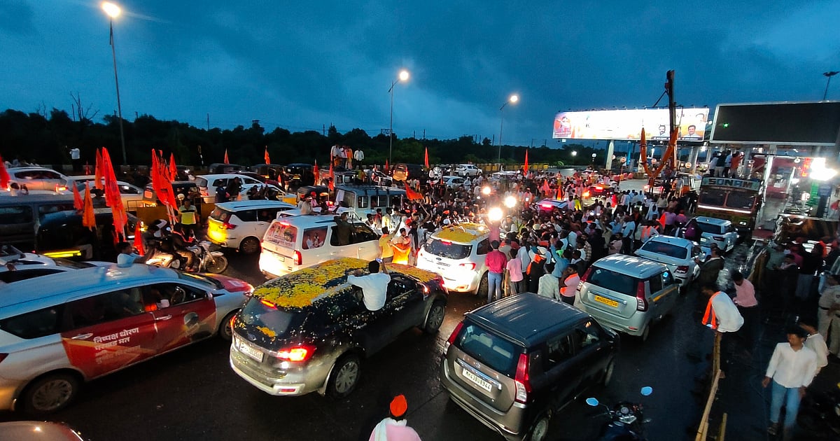 Maratha quota leader Manoj Jarange arrives in Mumbai for protest