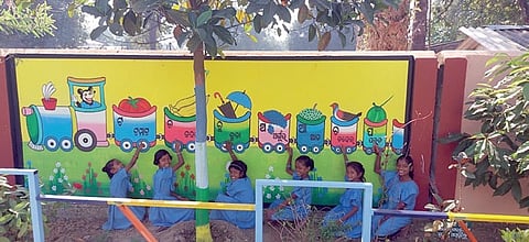 Children playing on the  campus at Kondel UP School 