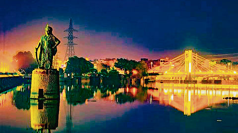 Raja Bhoj Murti and Bhoj Setu in Bhopal
