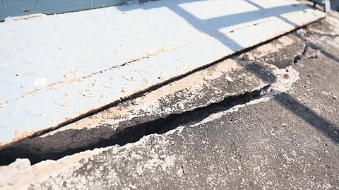 The Commission concluded that the ex-CM’s detailed involvement in planning, construction and operation led to irregularities and distress at the barrages.