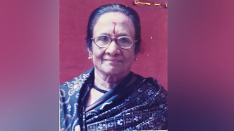 A student of music under the renowned scholar Sambamoorthy in Chennai in the 1950s, Kamakshi was also vice-president of Kerala Fine Arts