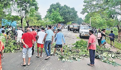 Irate residents blocking the Bondamunda main road on Thursday.
