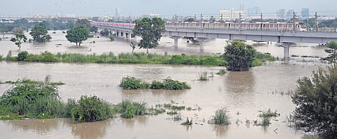 38 relief sites with 522 tents from metro to Nigambodh ghat