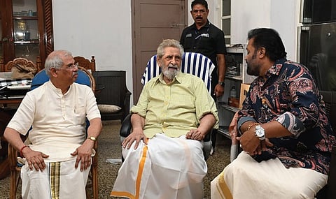 Governor Arlekar, Suresh Gopi visit actor Madhu, convey Onam greetings