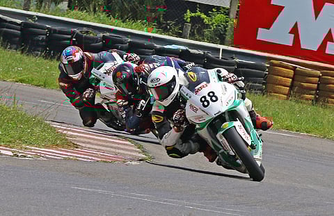 Rahil Pillarisetty (88) leading the pack en route to winning the Pro-Stock 301-400cc Open race (Sept 6).JPG