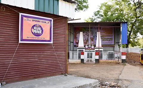 Eatery blocking Satyagraha memorial view, says Vedaranyam Salt Satyagraha Awareness Movement members