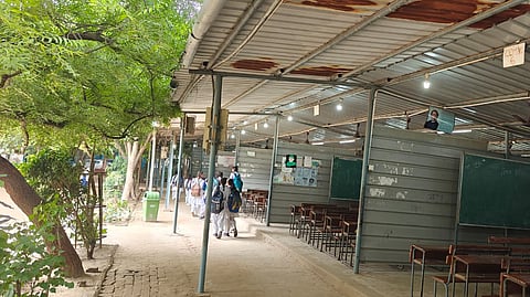 Delhi HC pulls up government for 
running schools from tin shed classrooms