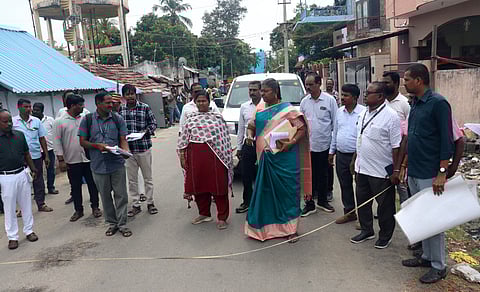 At Ward 56, Ramshed Nagar, under the Vellore Corporation, she reviewed underground drainage works and directed officials to complete them by September 30