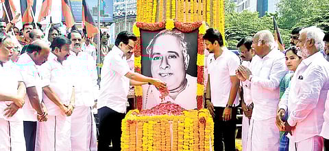 DMK cadre take oath at 68,000 places on Annadurai's birth anniversary