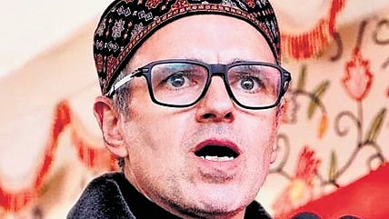 Omar draws Oppn flak over Paris visit amid road blocks