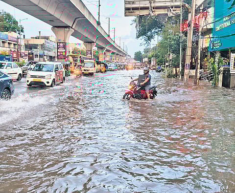 Spell of intense rain leaves Hyderabad in a jam; roads waterlogged, traffic paralysed 
