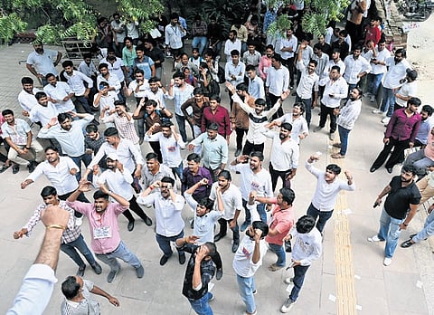 With the model code of conduct in place, the Delhi University campus witnessed a lull in physical campaigning, though candidates kept busy in other ways. 