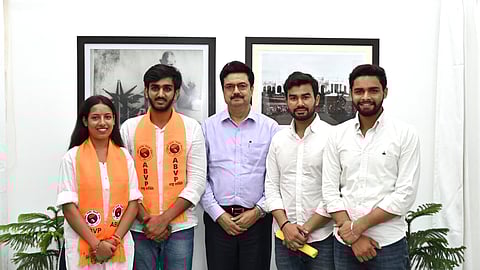 The winners with the Vice Chancellor.