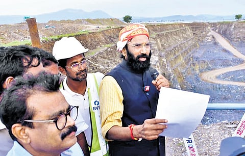 Irrigation Minister N Uttam Kumar Reddy during his visit to Muktyala Branch Canal Lift Irrigation Project site in Chinthalapalem mandal on Sunday.
