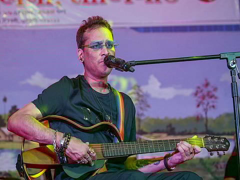 On Sunday, his mortal remains were brought to Guwahati from Delhi, where thousands of emotional fans gathered to pay their respects.