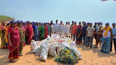 Clean-up drive organised at Tandahar beach, Astaranga.