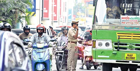 Cops feel wound up with Kerala High Court's directive to regulate traffic manually