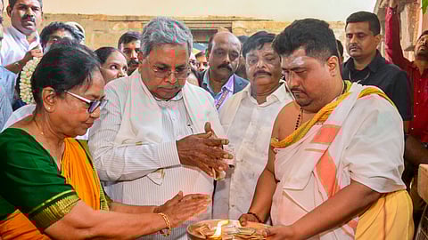 Karnataka Chief Minister Siddaramaiah with International Booker Prize-winning writer Banu Mushtaq during the inauguration of the 'Mysuru Dasara' festival,at Chamundi Hills, in Mysore, Monday, Sept. 22, 2025.