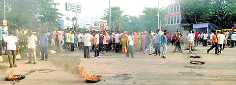 Irate locals staging road blockade at Punjikayan chowk in Digapahandi.