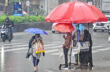 The monsoon began steadily in June, with rainfall recorded on all 30 days. Eight of these days saw heavy rainfall, while one day experienced very heavy rainfall.