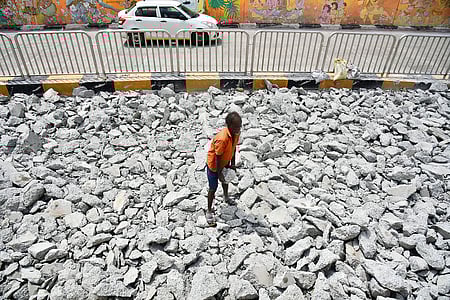 The association claimed that the situation has become so dire that contractors switch off their phones during the Gauri-Ganesh festival, Dasara, and Deepavali as workers demand their dues and festival bonuses.