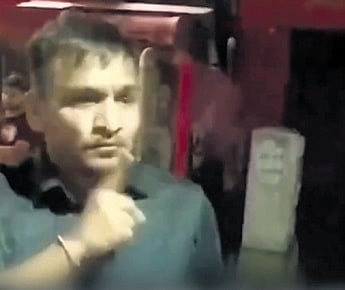 Drunk man threatens PSI for not speaking in Hindi