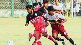 Fourteen college football clubs from across all universities took part in the competition